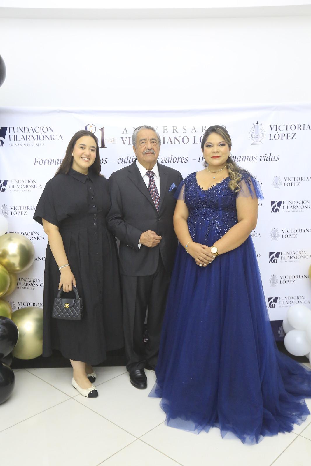 Fotos: Victoriano López festeja su 81 aniversario con gala artística