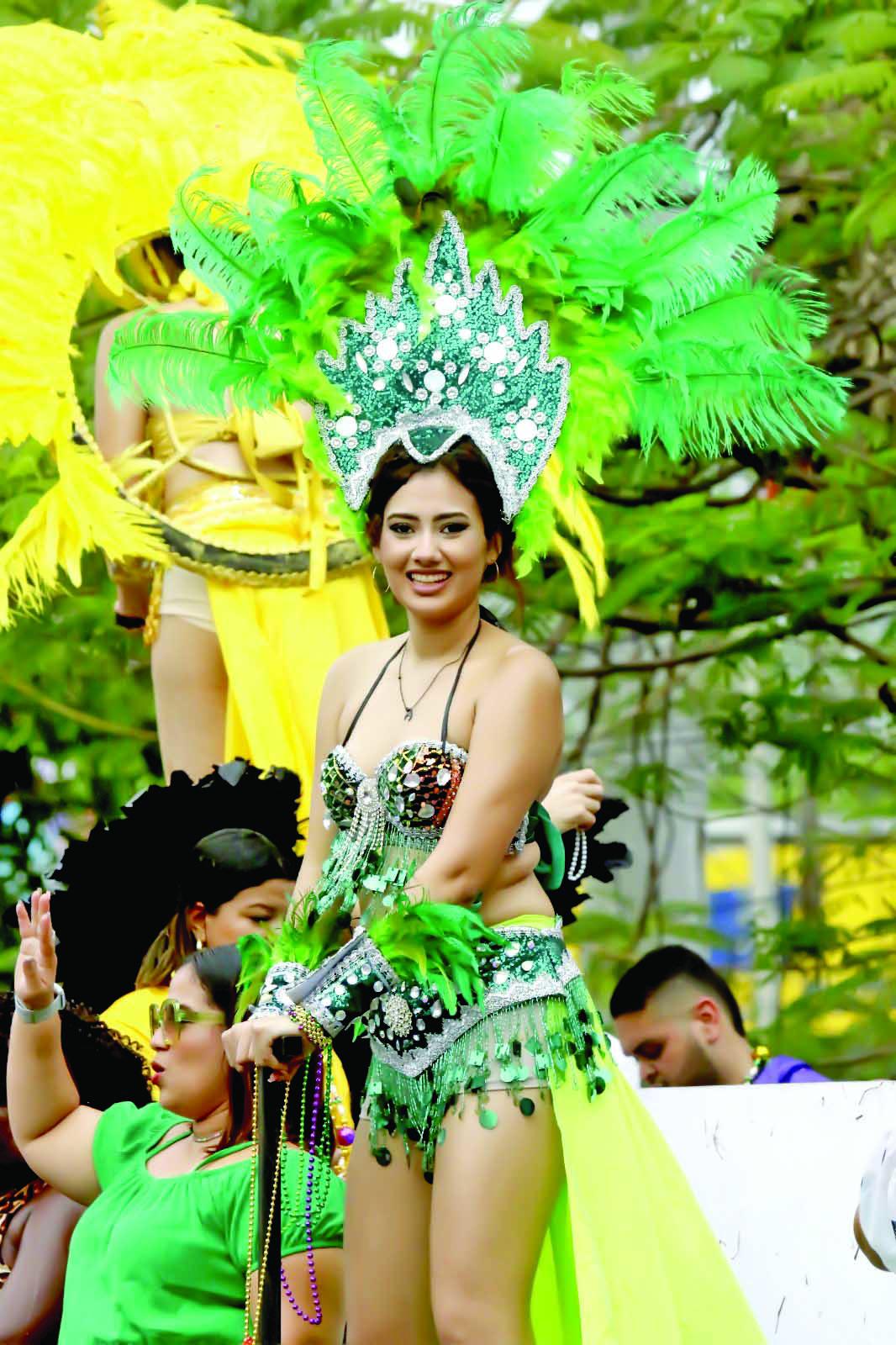 Sampedranos viven un vibrante cierre de feria, pese a la lluvia