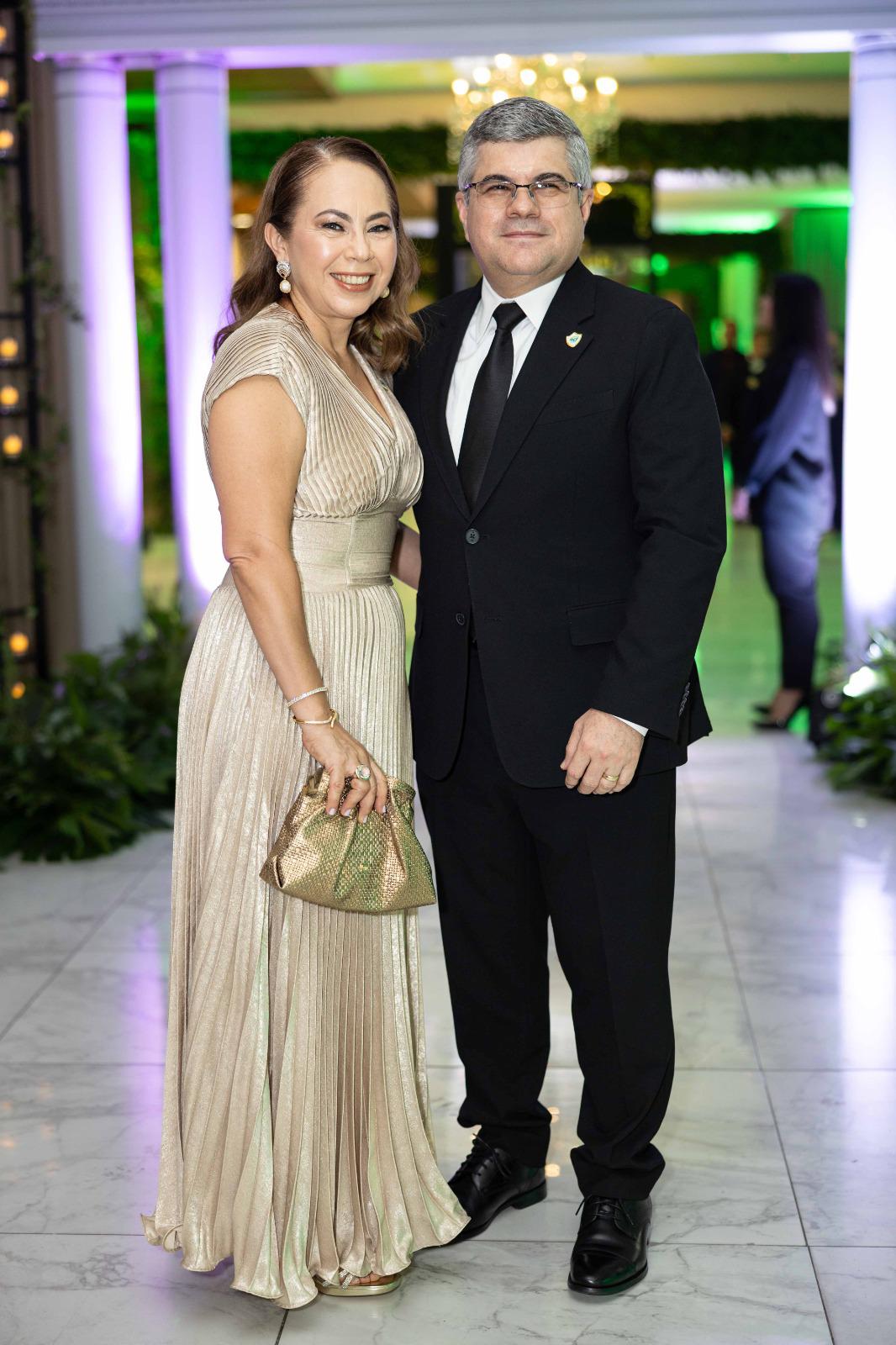 Elegancia y alegría: Así se vivió la celebración del 40 aniversario de la UTH