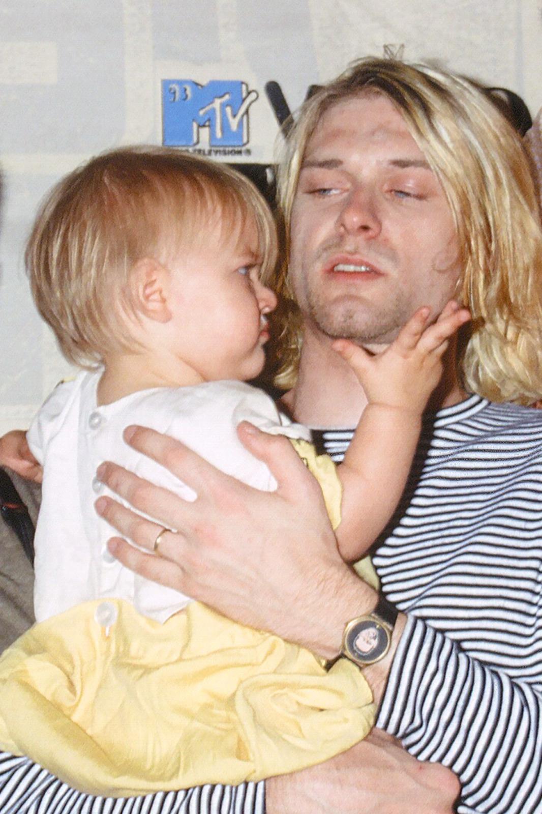 Kurt Cobain no se habría quitado la vida: su exesposa es sospechosa