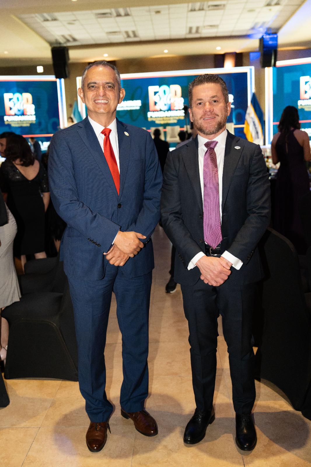 Los selectos invitados en la entrega del Sello FUNDAHRSE 2025