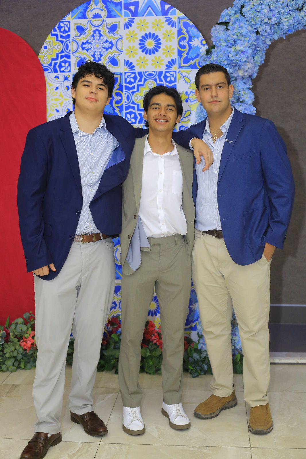 Seniors 2026 de la Franciscan School & Institute celebran desayuno