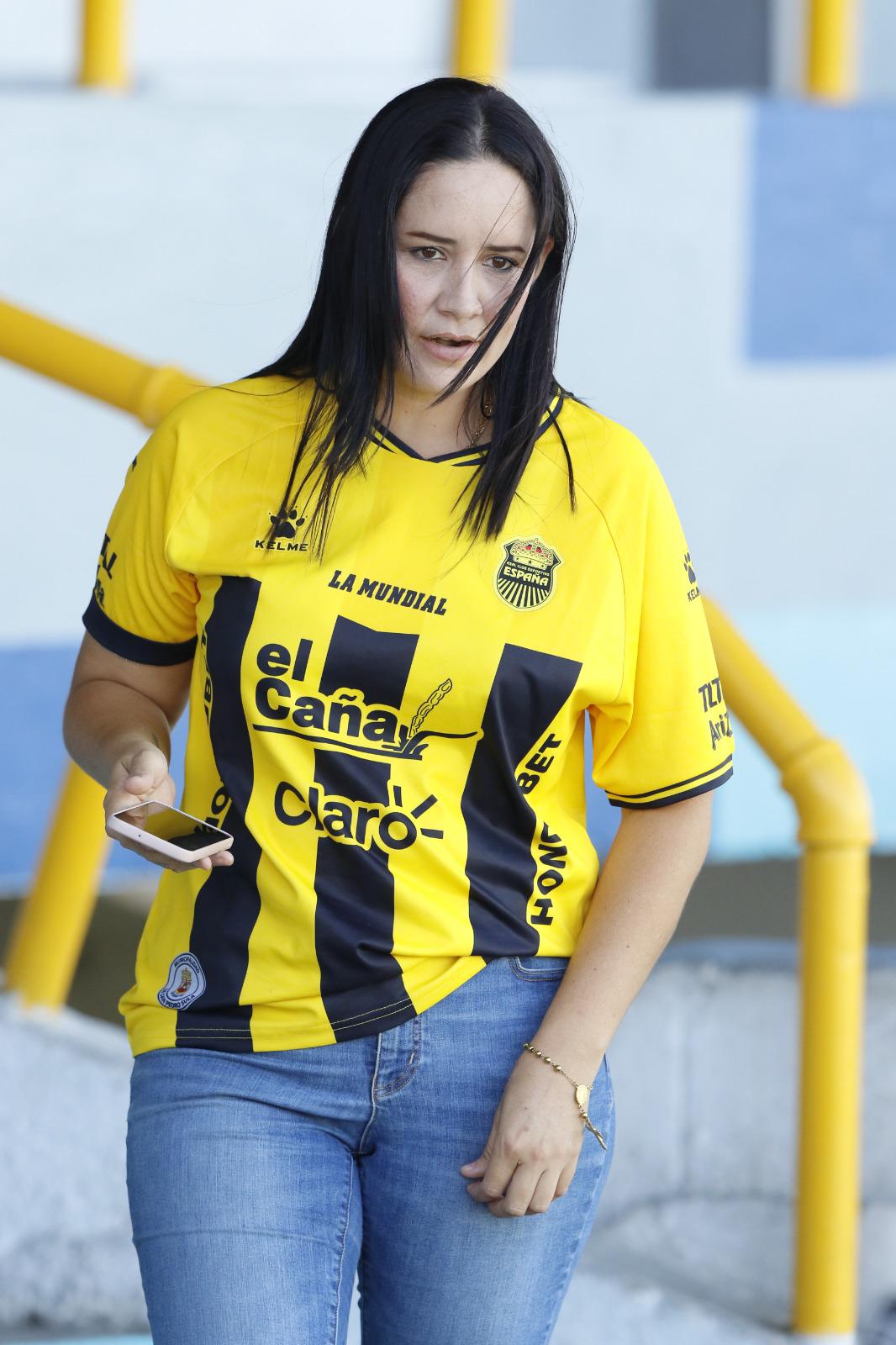 Derroche de belleza y ambientazo en la previa del clásico sampedrano