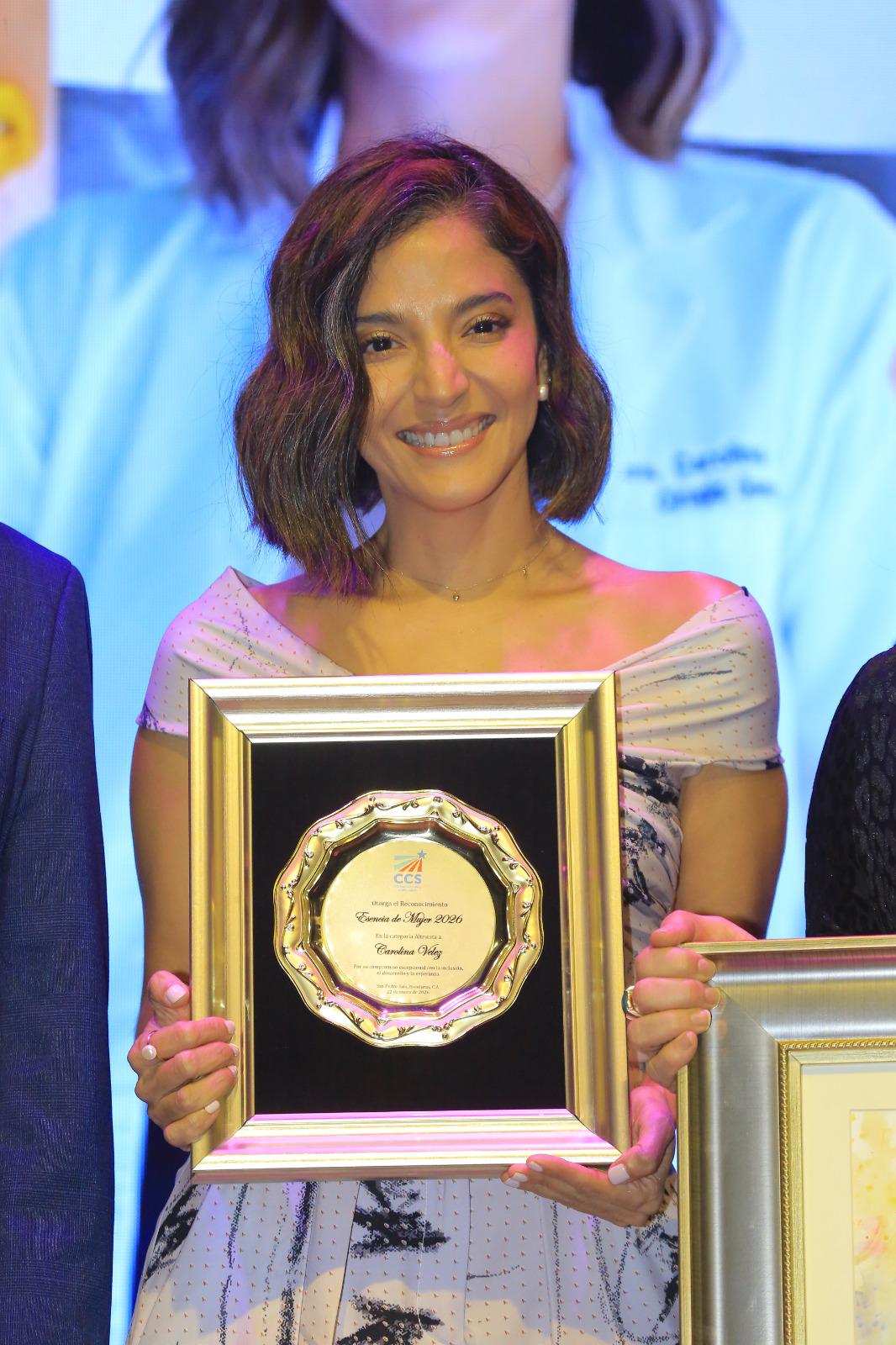 Reconocen a Carolina Vélez y Martha Abarca en Esencia de Mujer 2026