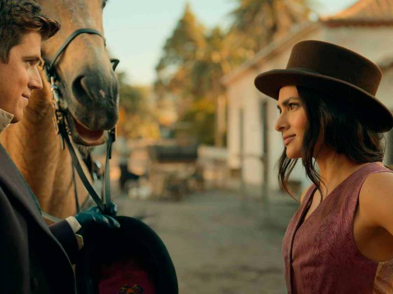 Miguel Bernardeau y Renata Notni en la producción rodada en las Islas Canarias.