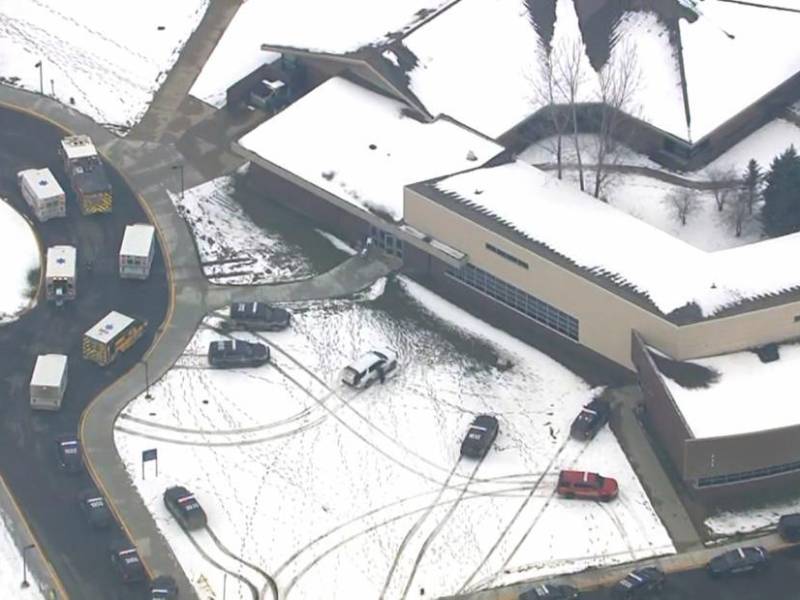 Al menos tres muertos deja un tiroteo en una escuela secundaria de Oxford, Michigan.