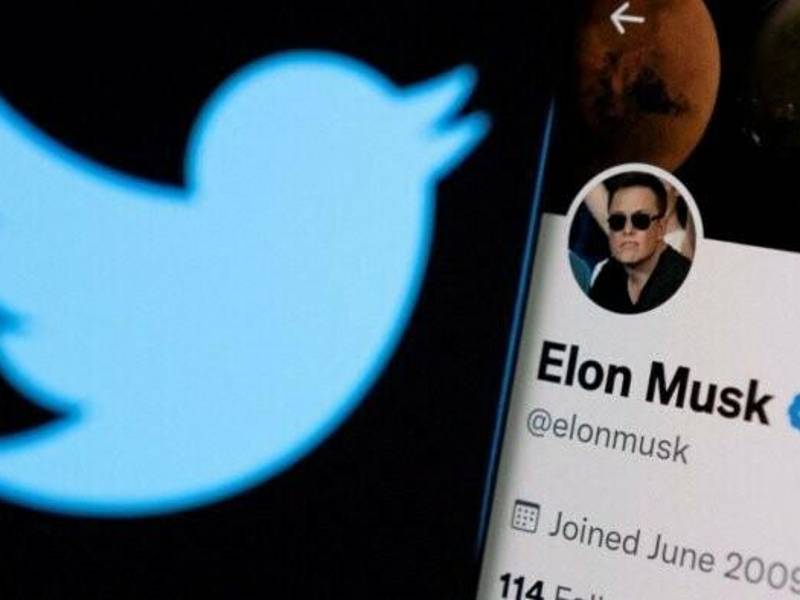 Musk anunció el retiro de la verificación azul a todos los usuarios y cuentas que no paguen la suscripción.