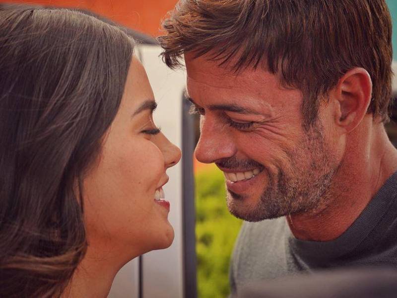 El actor William Levy festejó sus 43 años y la producción de Telemundo le preparó una sorpresa con el elenco de la serie de ‘Vuelve a mí’, donde trabaja Samadhi Zendejas, la mexicana de 28 años que aseguran le robó el corazón al cubano, quien el mes pasado dijo estar soltero.