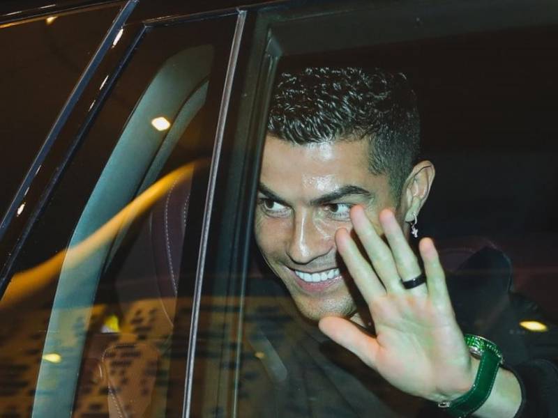 Cristiano Ronaldo vuelve a estar en el ojo del huracán por su vida amorosa. Ahora salió a la luz pública lo que hizo para conocer a una famosa cantante.