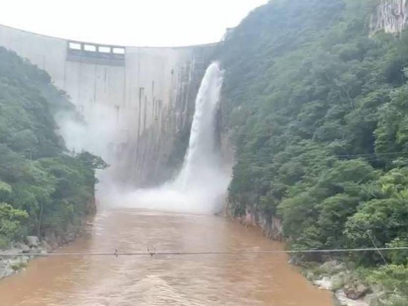 Las descargas comenzaron pasadas las 2:00 de la tarde.