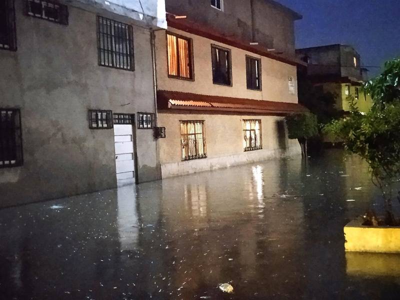 Nueve de los 14 departamentos de El Salvador se encuentran en alerta naranja (vigilancia) y el resto está en alerta amarilla (prevención).