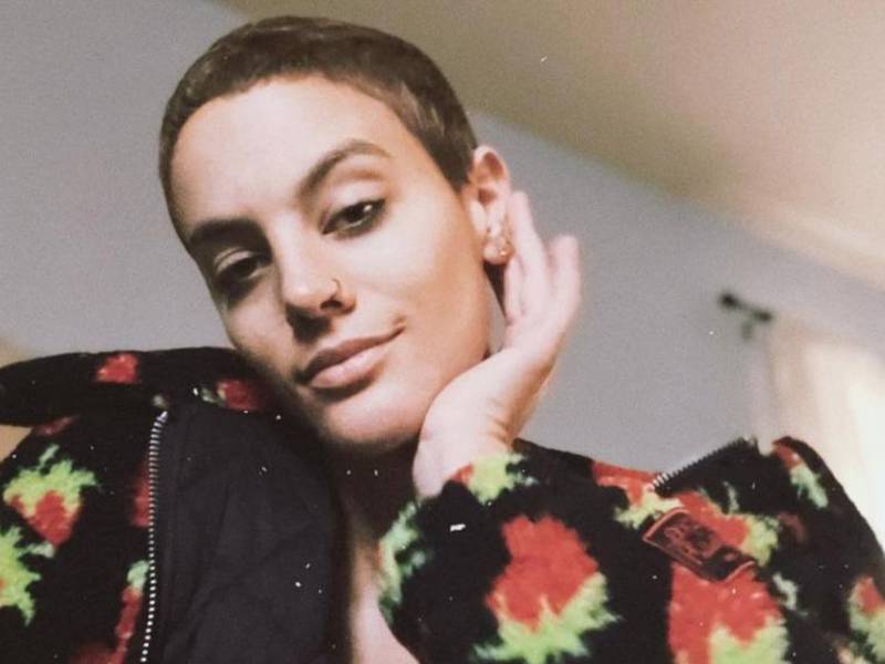 Dance You Outta My Head fue escrita e interpretada por Cat Janice.