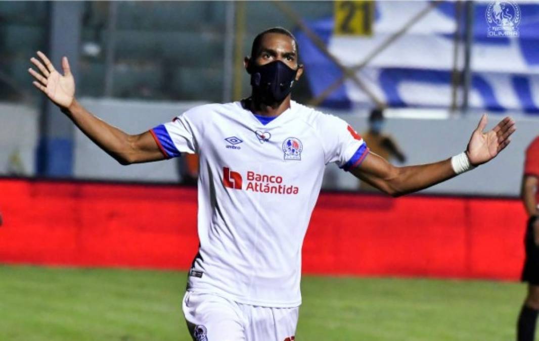 Jerry Bengtson habló de su futuro tras terminar el contrato con el Olimpia. ¿Renovará o se irá al extranjero? “Hay opciones aquí en Honduras y en el extranjero, pero Olimpia tiene la primera opción aquí, se está negociando con ellos, se está llegando a un acuerdo. Todavía no he firmado pero allí vamos”, detalló el delantero.