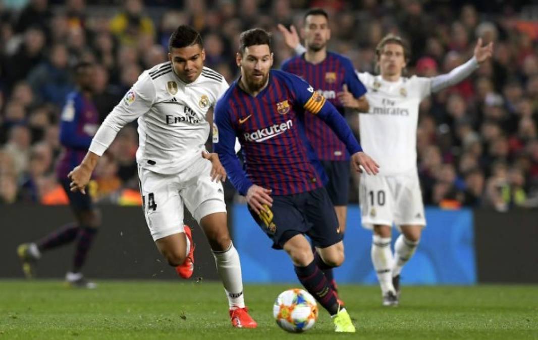 Lionel Messi (7): Sustituyó a Coutinho en el minuto 63. Su entrada al partido revolucionó el juego, lo volvió un poco más alocado, pese al desacierto del argentino en el último tercio del campo.