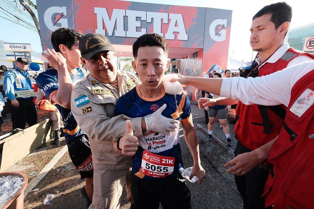 Shin completó los 21 kilómetros.