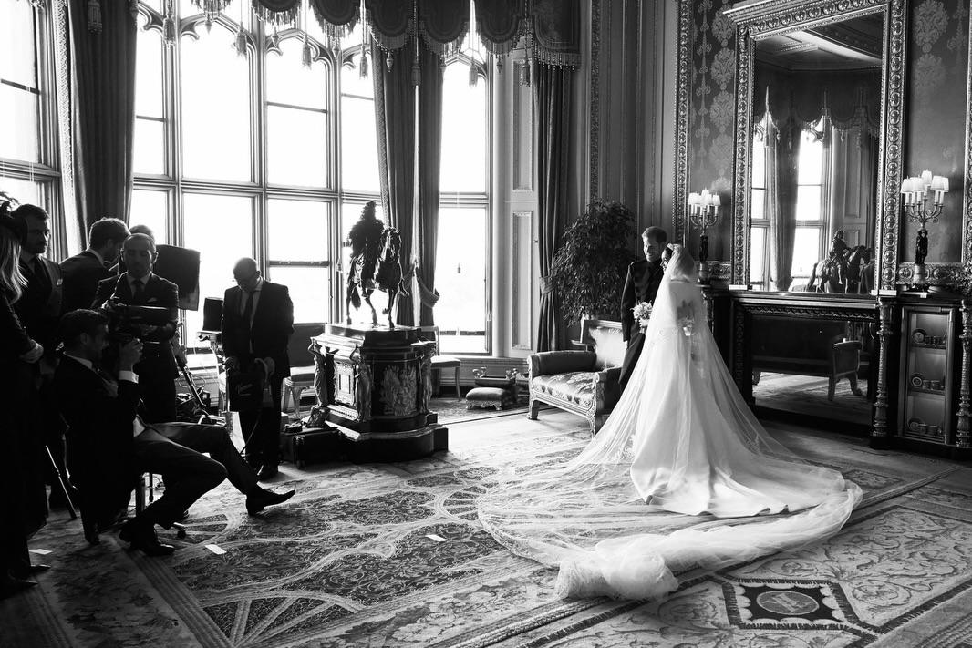 Meghan Markle publica fotos inéditas de su boda con Harry