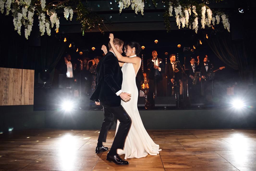 Meghan Markle publica fotos inéditas de su boda con Harry