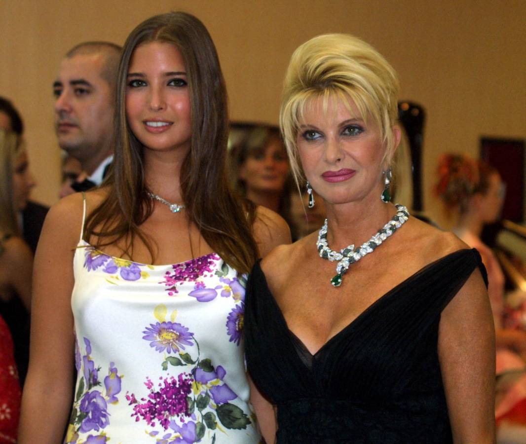 Ivana Trump junto a su hija, Ivanka.