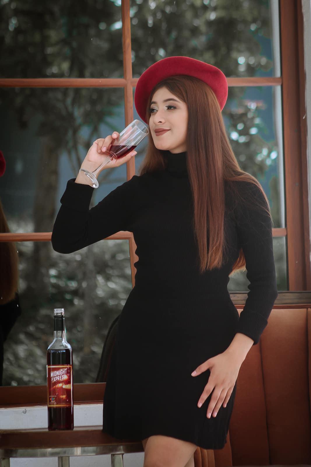 Hallan asesinada a jovencita en baño de cantina en Olancho; vestía solo un camisón