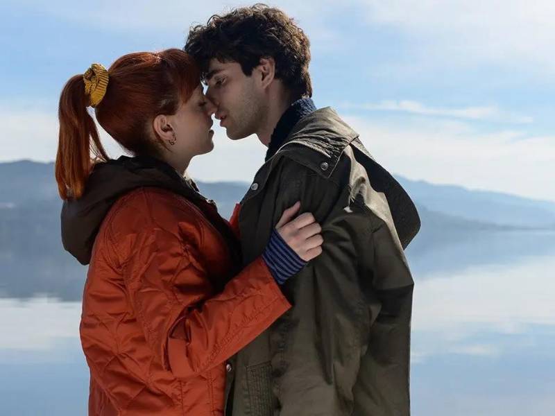 Los actores en una escena de El Jardinero, que ya es una de las series más vistas en Netflix Honduras.