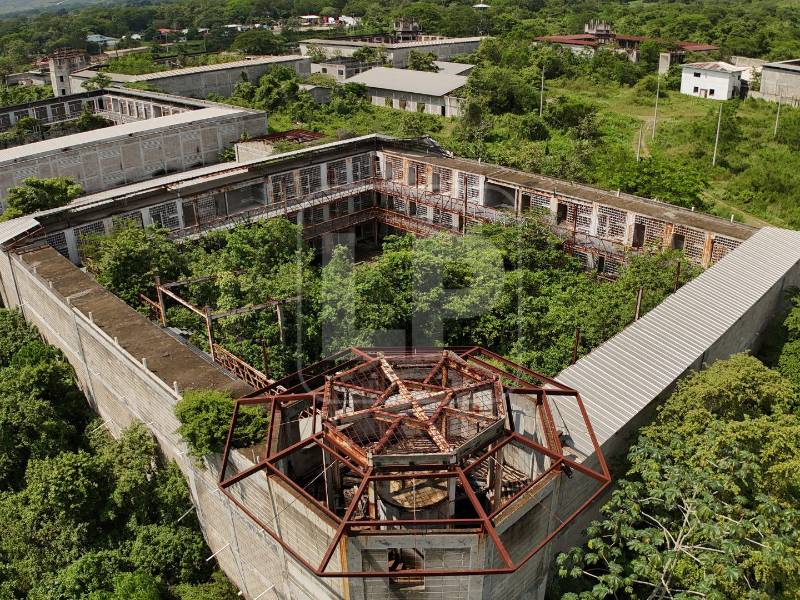 Desde hace casi una década se paralizaron las obras en la cárcel de La Acequia, Naco, Santa Bárbara. Hoy, vuelve a ser la opción para un presidio.