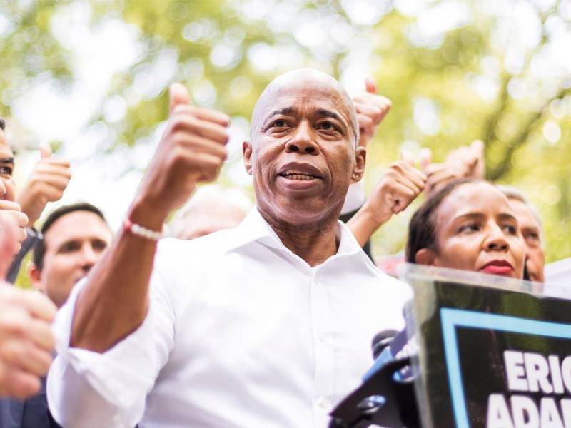 Eric Adams se presentaba antes sus seguidores para decirles: “Yo soy el alcalde”.