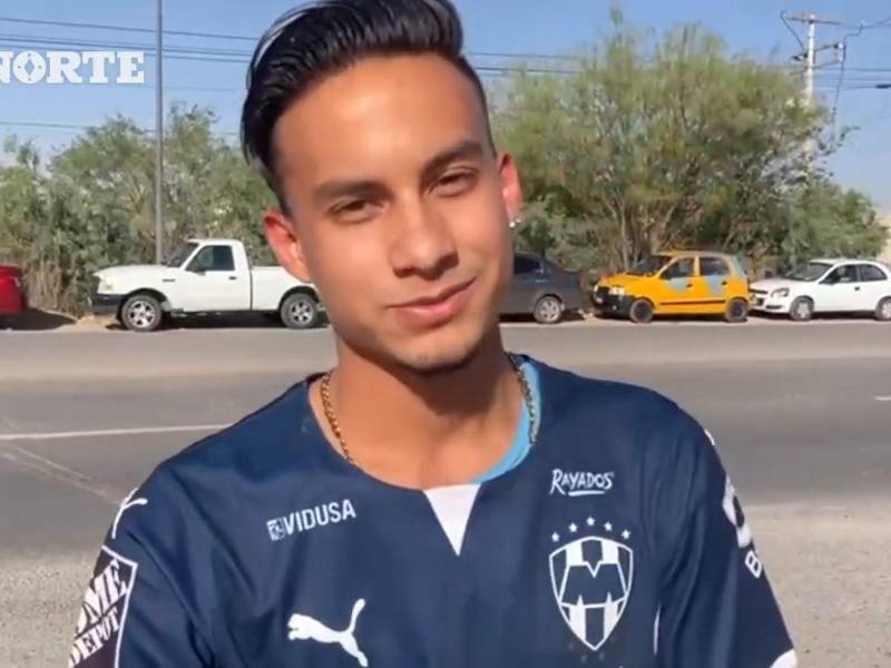 Hondureño llama la atención por ser fiel hincha del Monterrey