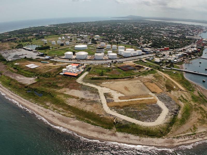 Expertos estiman que el precio de la energía eléctrica aumentará una vez lista la planta debido al traslado de los camiones criogénicos de Puerto Cortés a Villanueva, Cortés.