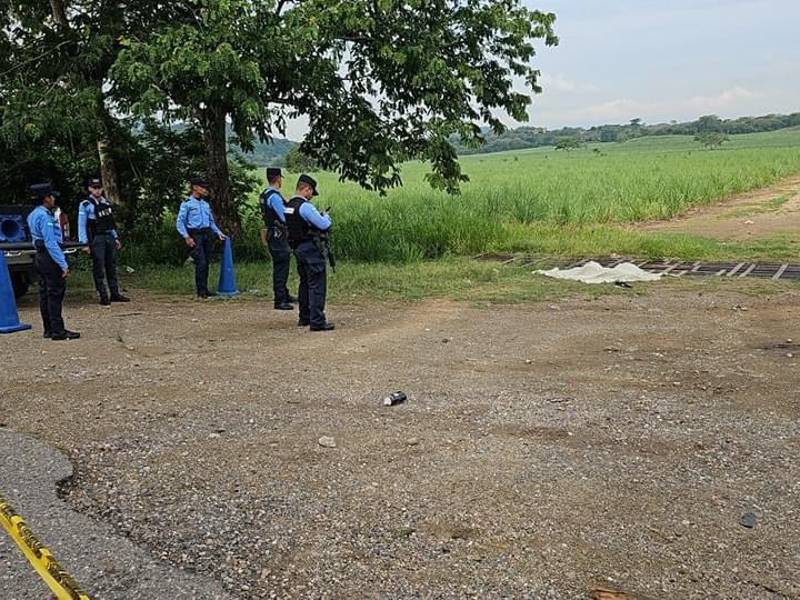 Escena donde fueron encontrados los cuerpos de dos jovencitos en San Manuel, Cortés.