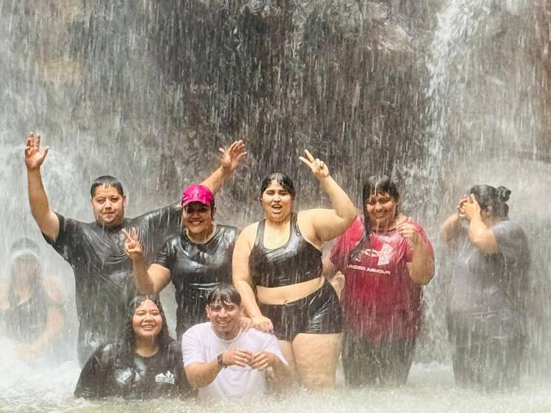 El Parque Nacional Cusuco es famoso por su biodiversidad, que incluye especies como el quetzal, jaguares, y varias especies de ranas y escarabajos, además de sus imponentes cascadas y senderos para caminatas.​ Cada vez son más los turistas sampedranos y hondureños que disfrutan de esta maravilla natural de San pedro Sula.