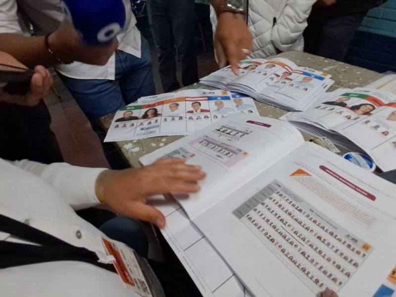 Elecciones generales fueron el 30 de noviembre.