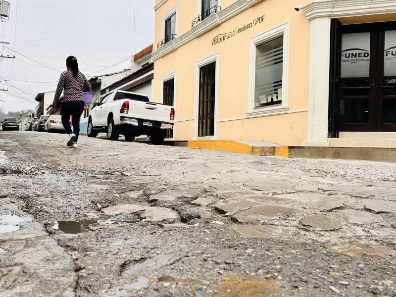 Las calles empedradas de Santa Rosa de Copán presentan hundimientos por lo que serán intervenidas.