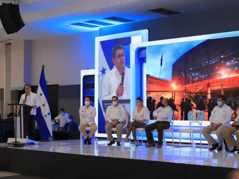 El presidente de Honduras, Juan Orlando Hernández, durante la presentación del informe.