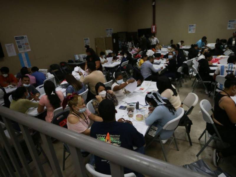 Para el escrutinio especial de votos se conforman juntas con miembros de los partidos políticos.