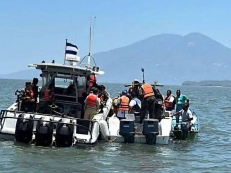 Miembros de la naval hondureña realizando patrullajes en el Golfo de Fonseca, donde se han vuelto comunes los incidentes con las patrulleras de la naval salvadoreña.