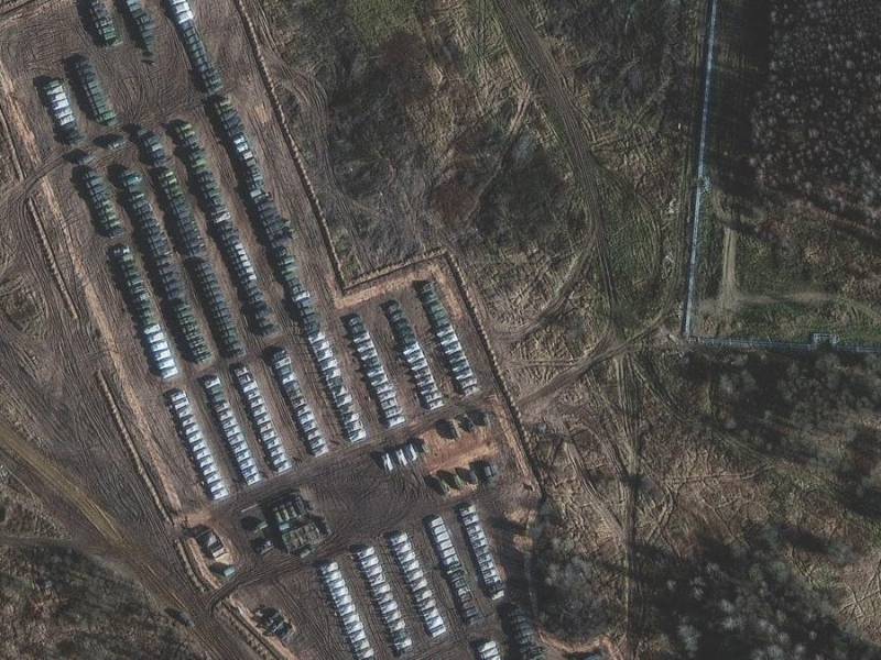 Varias columnas de militares rusos han cruzado hacia territorio ucraniano.