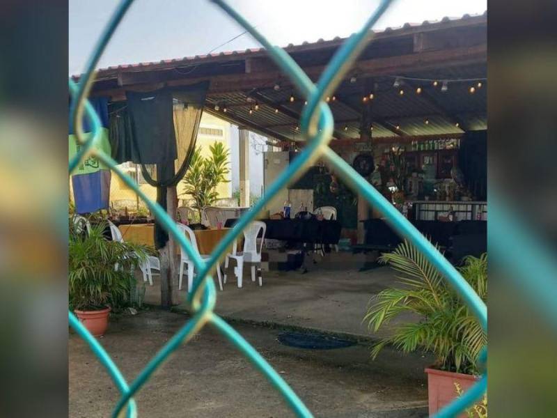 Sicarios mataron a tres personas en un “estanco”.