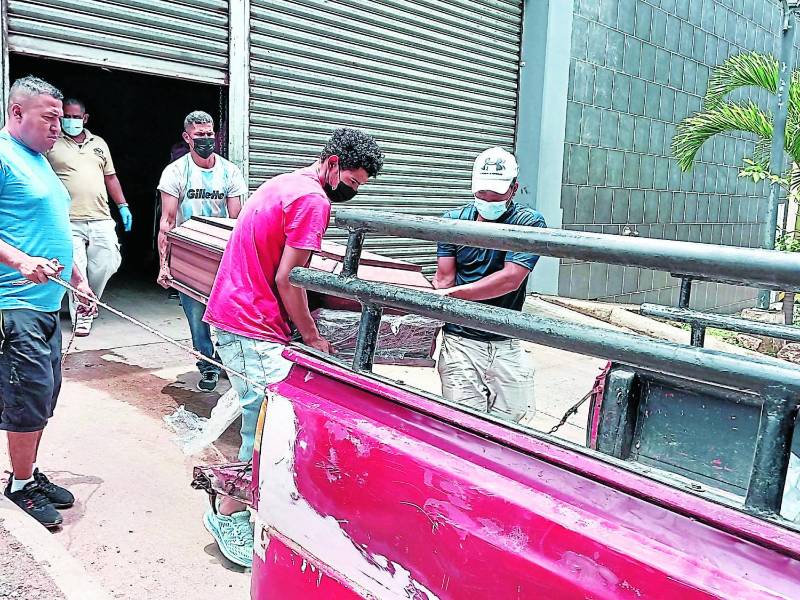 Los parientes del menor reclamaron la mañana de ayer su cuerpo en la morgue forense.
