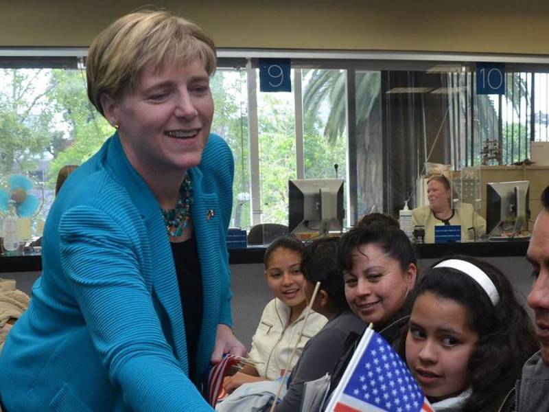 Dogu tiene una amplia experiencia en el ámbito diplomático.