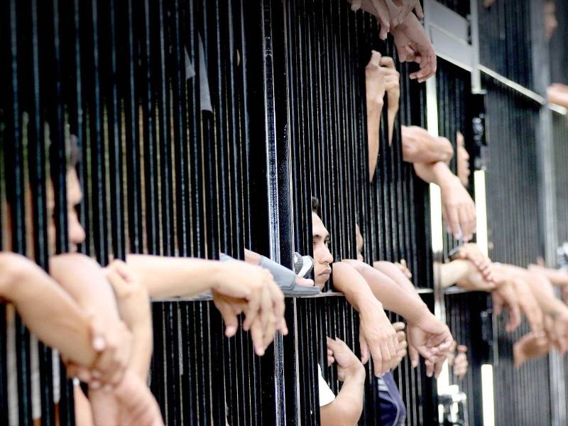 El 18 de septiembre, el Consejo Nacional de Defensa y Seguridad (CNDS) declaró asociaciones terroristas a la pandilla 18, la MS-13 y Cartel del Diablo.