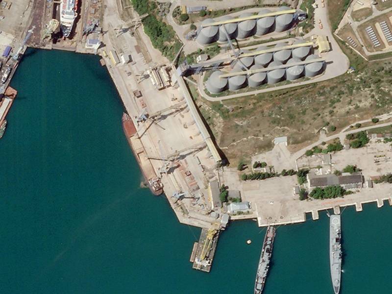 Las fuerzas aéreas ucranianas afirmaron que las tropas rusas lanzaron hasta 28 drones de fabricación iraní contra la terminal de cereales en Odesa.