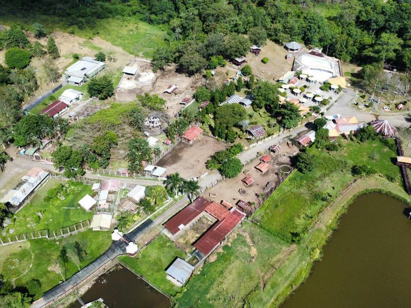 El complejo estaba cerrado desde hace varios meses, pero desde mañana permanecerá abierto al público de 8:00 am a 5:00 pm. fotos: drone/Melvin Cubas.