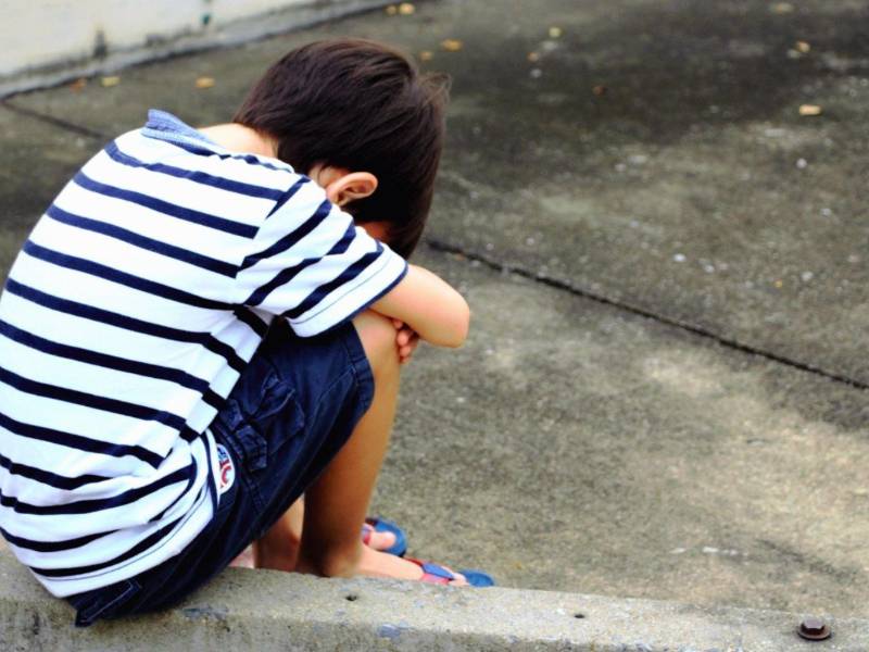 Escuchar a los niños y reconocer cambios en su comportamiento puede ayudar a identificar señales de ansiedad y buscar apoyo oportunamente.