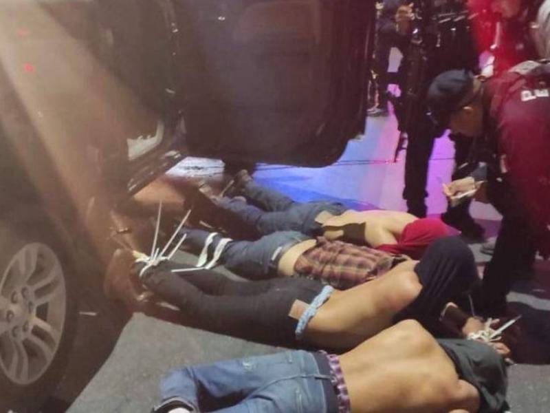 Los cinco sospechosos están siendo investigados por las autoridades mexicanas.