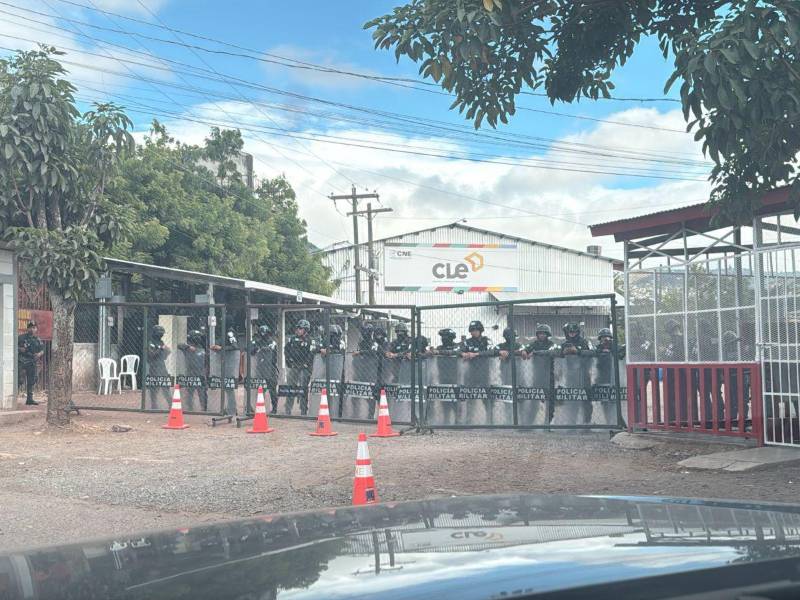 Fuerzas Armadas prometen respetar la voluntad popular.