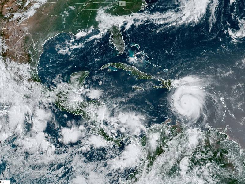 El huracán Beryl mantiene esta semana en alerta a Jamaica, Haití y República Dominicana, donde azotará este miércoles.