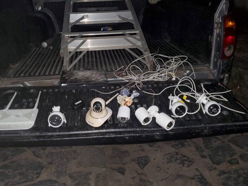 La Dirección Policial Anti Maras y Padillas Contra el Crimen Organizado (Dipampco) desmanteló en las últimas horas un moderno sistema de cámaras de vigilancia en Choloma, Cortés, zona norte de Honduras.