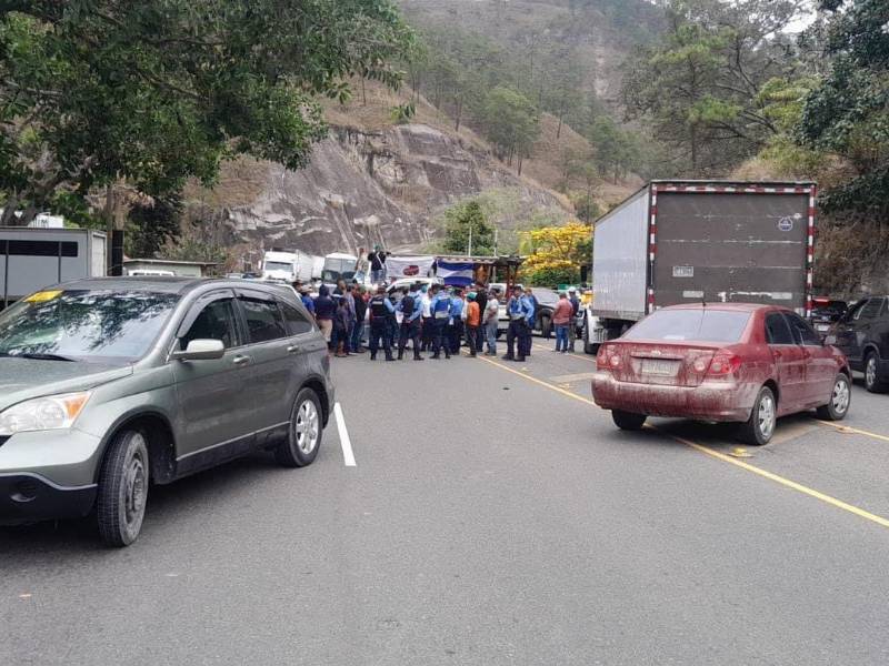 Protesta de importadores de carros en la CA-5 (Siguatepeque).