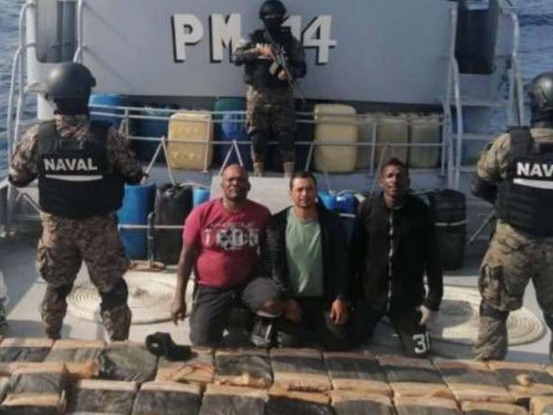 Los detenido con la droga son dos ciudadanos de Ecuador y uno de Colombia.