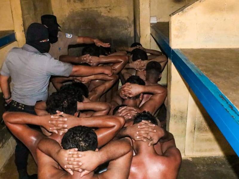 La reforma, propuesta por el presidente Nayib Bukele, fue aprobada con los votos de 63 diputados de 84 en el Congreso.